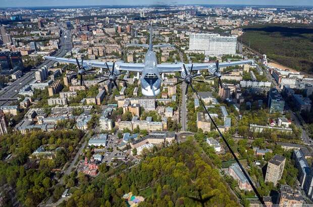 Москва из кабины самолета Ил-78 авиатехника, авиация, москва