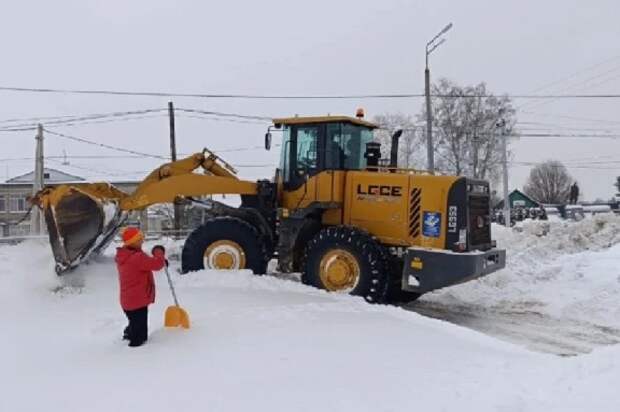 В Тамбовской области продолжают убирать снег и готовятся к новым осадкам