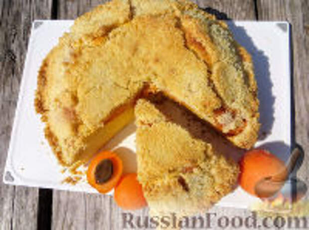 Фото к рецепту: Пирог с абрикосами и штрейзелем