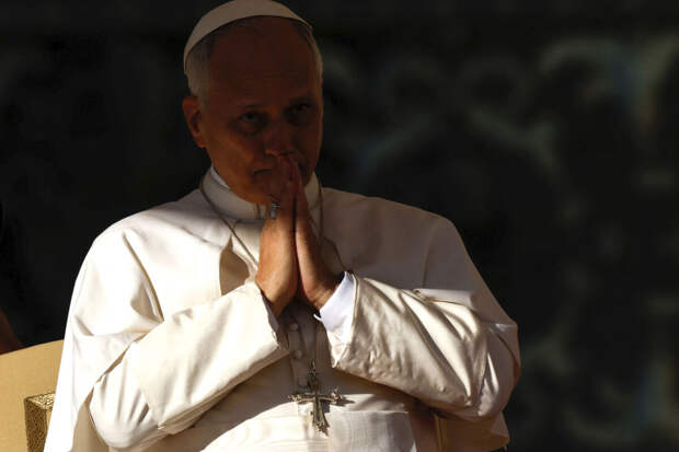 Reuters: папа Лев призвал запретить бомбардировки из-за их неизбирательности