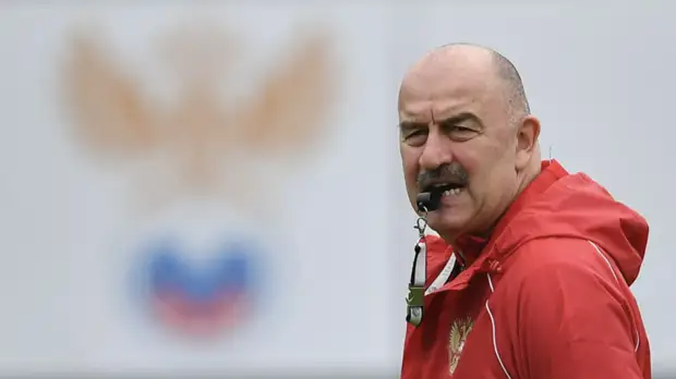 Черчесов жёстко ответил Губерниеву на вопрос об отсутствии Сафонова в основе сборной России