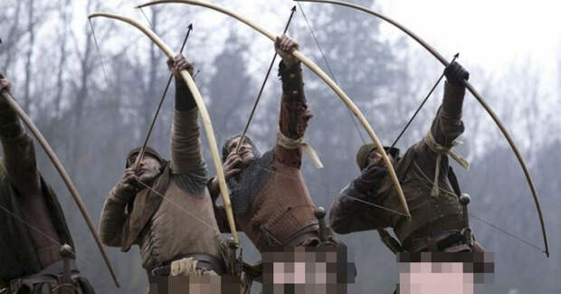 Почему в битве при Азенкуре английские лучники сражались без штанов