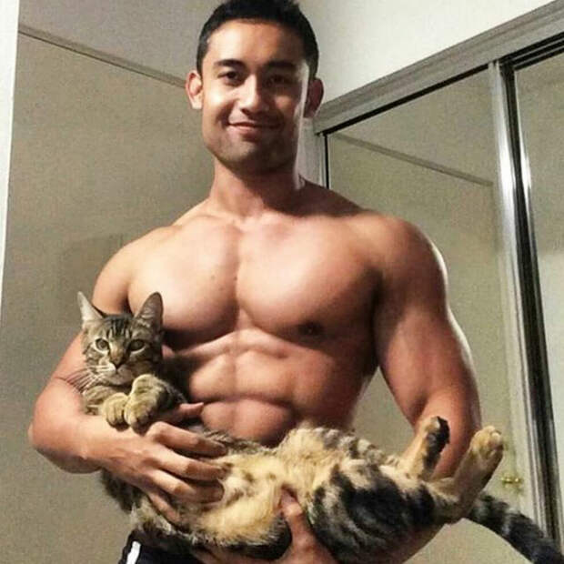 Чей пресс лучше? Instagram hotdudeswithkittens.