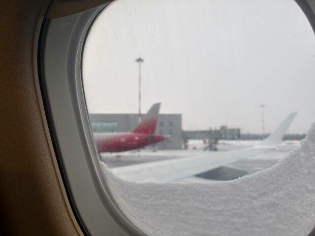 Самолет из Петербурга, севший в Красноярске, смог долететь до Иркутска