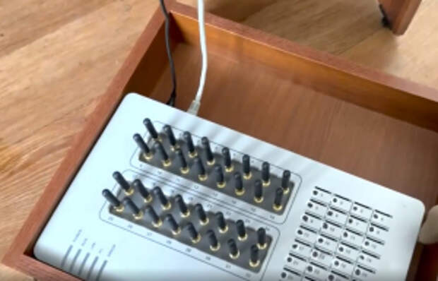 В Новосибирске и Иркутске сотрудники полиции пресекли деятельность подозреваемых в незаконном использовании абонентских терминалов пропуска трафика