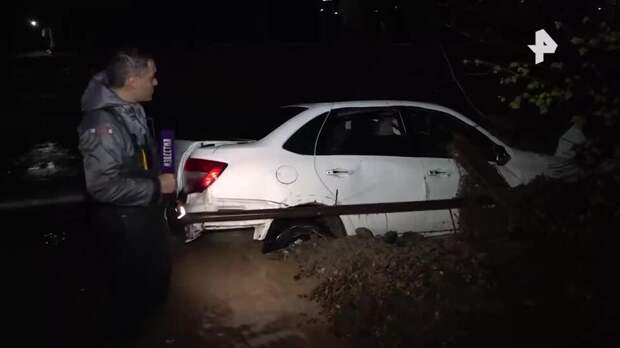 Поток воды несколько раз перевернул машину с семьей в Дагестане