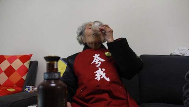 98-летняя китаянка удивила секретом долголетия