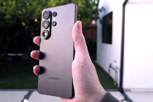 Блогер PBKreviews разбил Samsung Galaxy S26 Ultra во время теста на падение