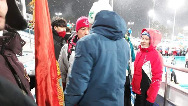 Российских болельщиков выгнали со стадиона за флаг с Лениным на Играх