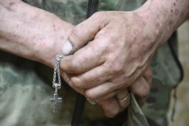 Объявленное Путиным пасхальное перемирие завершилось. За 16 часов российские позиции были атакованы почти две тысячи раз