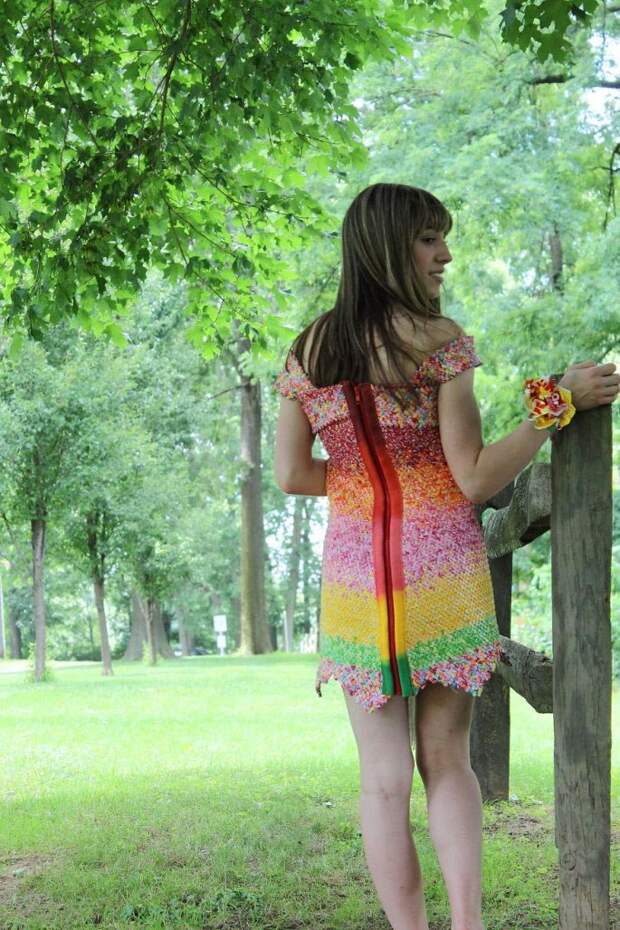 платье из обёрток от жевательных конфет, платье из обёрток Starburst, Эмили Сейлхэмер, Emily Seilhamer