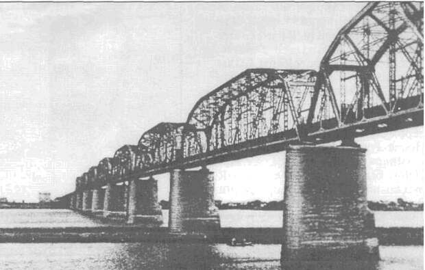 Мост над рекой Сунгари.