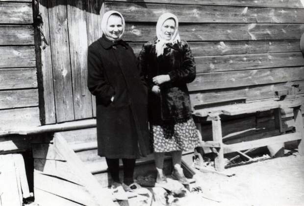 Родня. Неизвестный автор, 1950 - 1953 год, Рязанская обл., Сасовский р-н, д. Батьки, из архива из архива Владислава Ивановича Жилякова. 