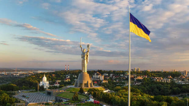 Самый большой флаг Украины в Киеве - РИА Новости, 1920, 14.05.2022