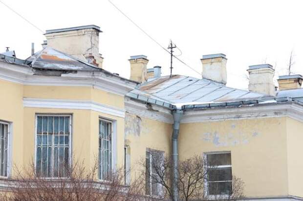Петербуржцы жалуются на ветхое состояние фасадов домов