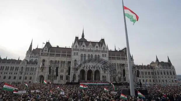 Венгрия и Украина перессорились из-за России