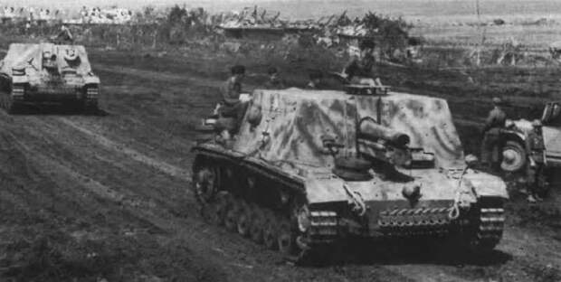 Немецкие штурмовые орудия на «Миус-фронте», лето 1943 г.