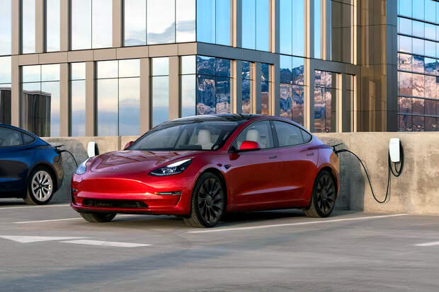 Стоимость владения Tesla Model 3 сравнили с Toyota Camry