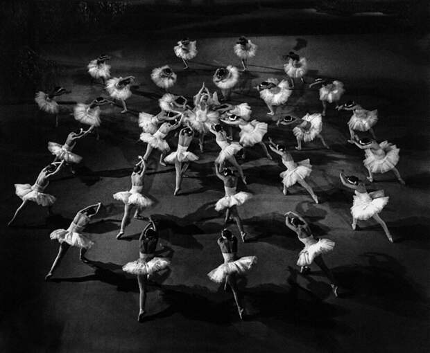 Жизнь на сцене: 9 архивных снимков артистов балета СССР