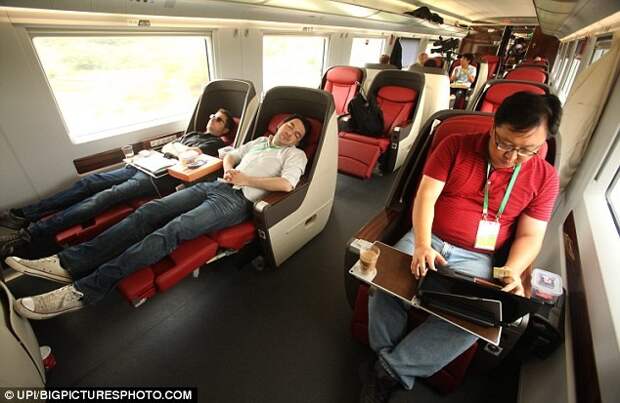 Китайские поезда: снаружи и внутри вагон, железная дорога, китай, люди, поезд, транспорт