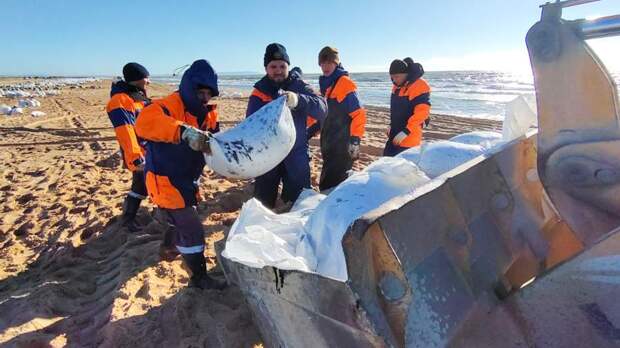 Anapa completed removal of sand contaminated with fuel oil from beaches