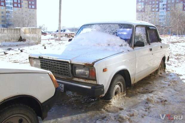 Аварийка волгоград. ВАЗ 2107 дром. ВАЗ 2107 на расширениях на 40мм. ВАЗ 2107 белая расписанная. ВАЗ 2107 В белой пленке.