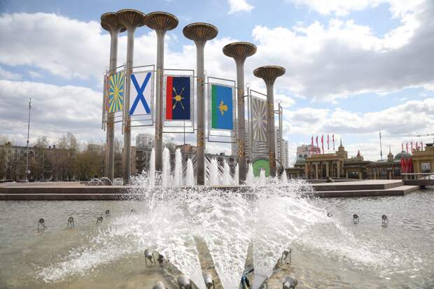 Фонтан на площади Славы открыли в 2005 году / Фото: Артур Новосильцев