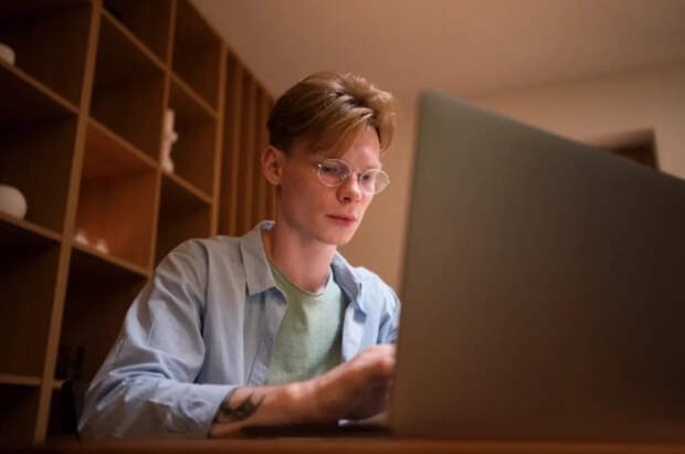 Рада не поддержала отмену отсрочки поступающим в вузы мужчинам после 25 лет