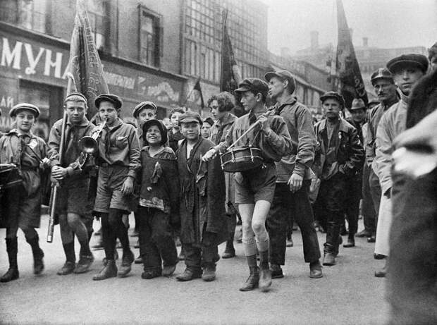 На майском параде, 1927.jpg