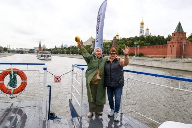 Прогулка на теплоходе дл пенсионеров. Фото: Ярослав Чингаев, АГН "Москва"
