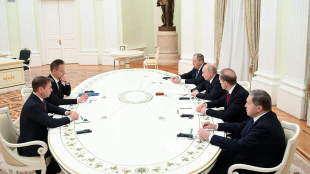 Киев кусает руку, которая его кормит: Путин высказался о диверсии на танкер и энергетическом шантаже