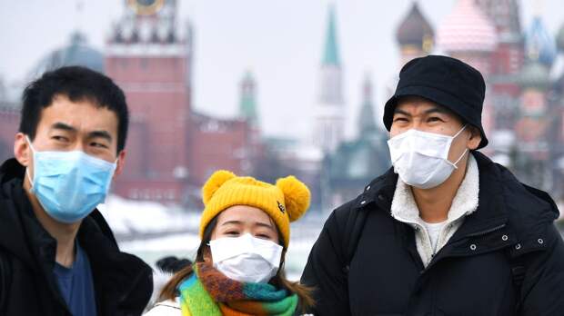 Катаются на танках: туристы из Китая остались в шоке после визита в Россию