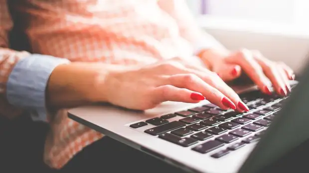 Опрос: 70% россиян совмещают блогерство с основной работой