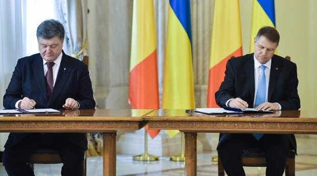 Президент Украины Петр Порошенко и президент Румынии Клаус Йоханнис