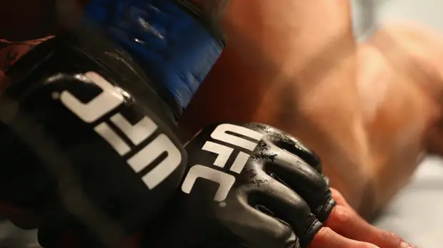 UFС отменил турнир, на котором Нурмагомедов должен был отстаивать титул