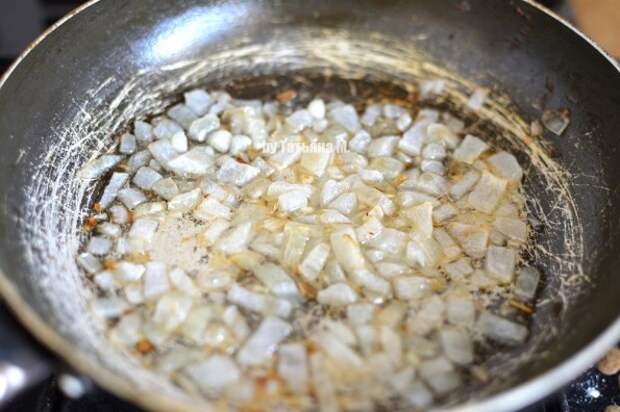 Оладьи из кабачковой икры с луком