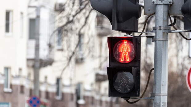 Всем штрафы прилетят? Светофор-шалун сводит с ума водителей Владивостока