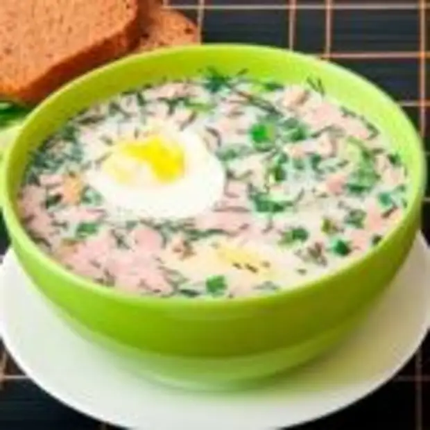 Сыворотка молочная для окрошки. Окрошка классическая с колбасой. Сыворотка для окрошки. Суп с майонезом. Окрошка на сметане.