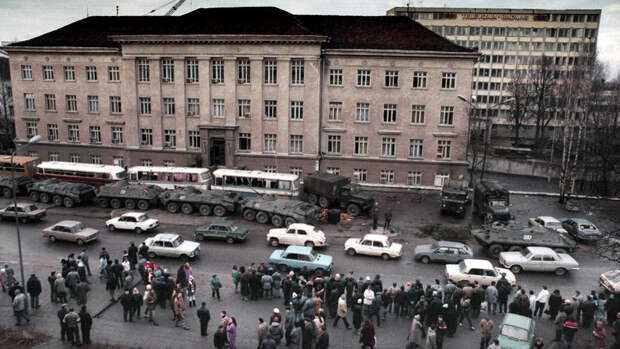 Вильнюс, январь 1991 года. У здания телецентра
