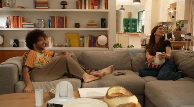 Фанаты Селены Гомес призывают певицу развестись с Бенни Бланко после его мерзкого поведения на подкасте: что случилось