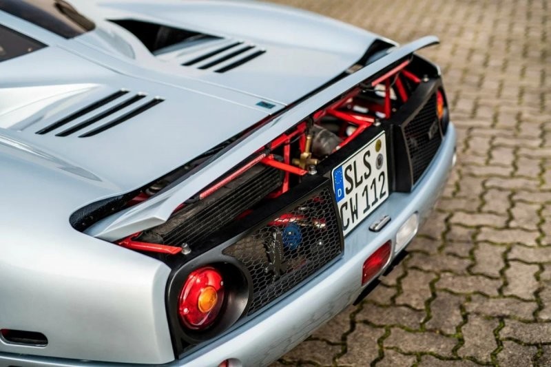 Isdera Commendatore — один из самых невероятных суперкаров 90-х 