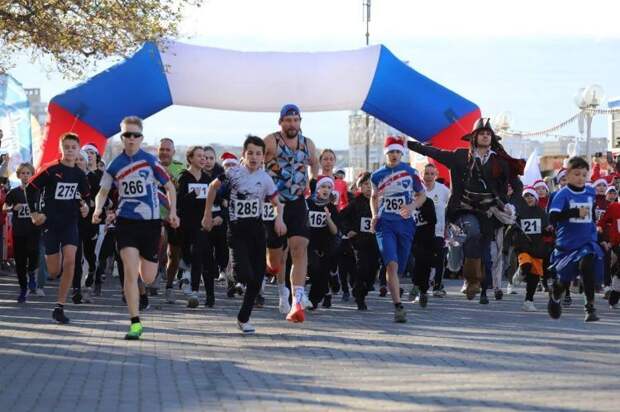 Антиалкогольный забег и «Этнический тренд»: Новый год в Геленджике ярче, чем фейерверки!