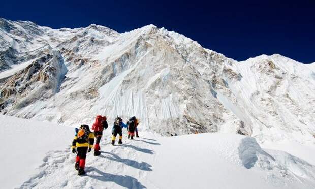 Трупы погибших альпинистов как указатели маршрута при восхождении на Эверест лучше гор могут быть только горы, опасность, погибшие альпинисты, рекорды, эверест