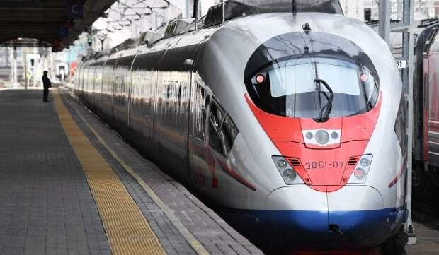 РЖД: Провожающие не допускаются в вагоны скоростных поездов между Москвой и Санкт-Петербургом