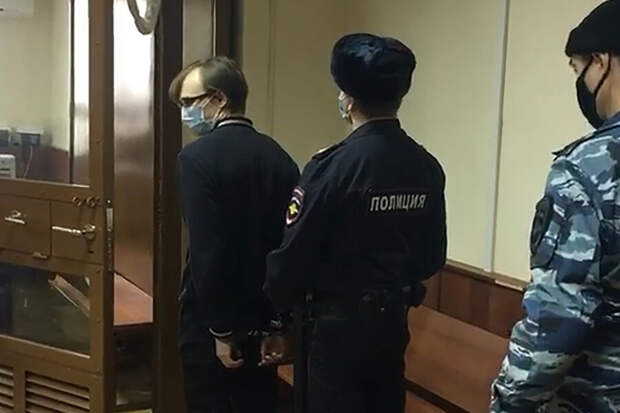 Экс-аспиранта МГУ задержали через пять минут после освобождения из колонии. Ему грозит новое уголовное дело