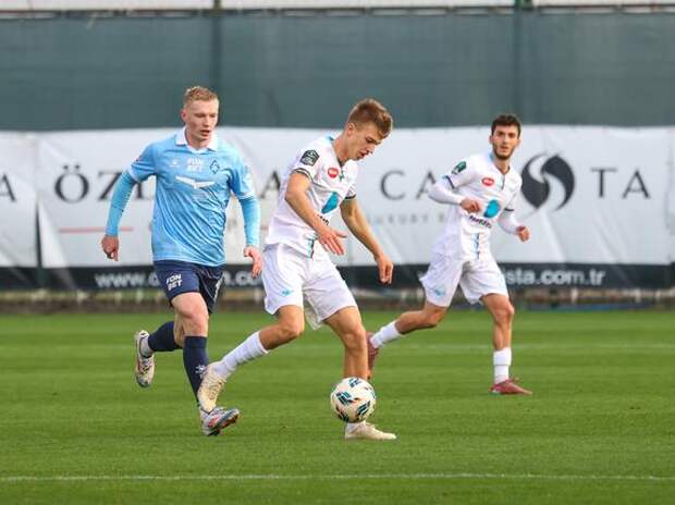 Футбольный клуб «Челябинск» сыграл товарищеский матч с командой Премьер-Лиги