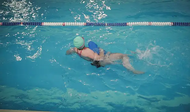 Поплавала с грибком: как жительница Ижевска заразилась в городском бассейне