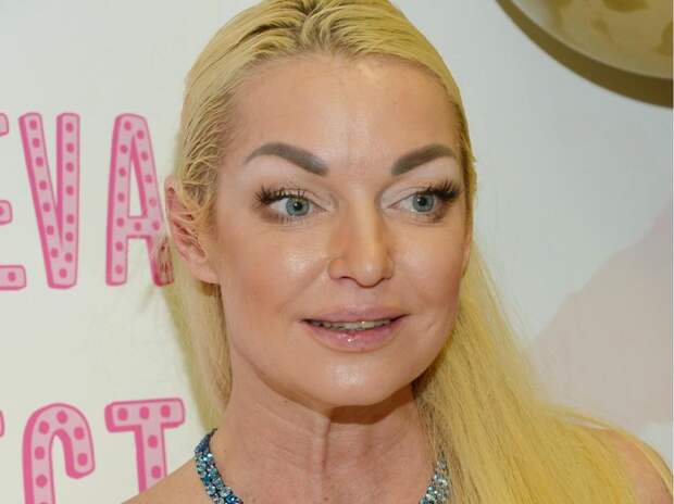 Волочкову смутил подарок жены Хайдарова — 10 млн на косметологию