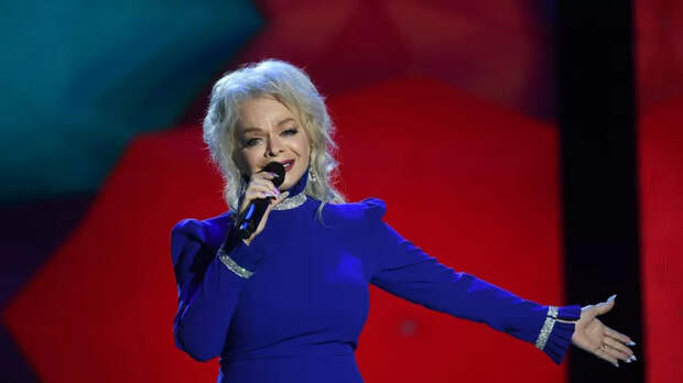 Певица Лариса Долина пожелала россиянам, чтобы 2026 год Лошади не лягался