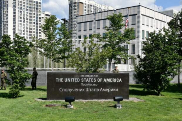Дипломаты США покидают Украину